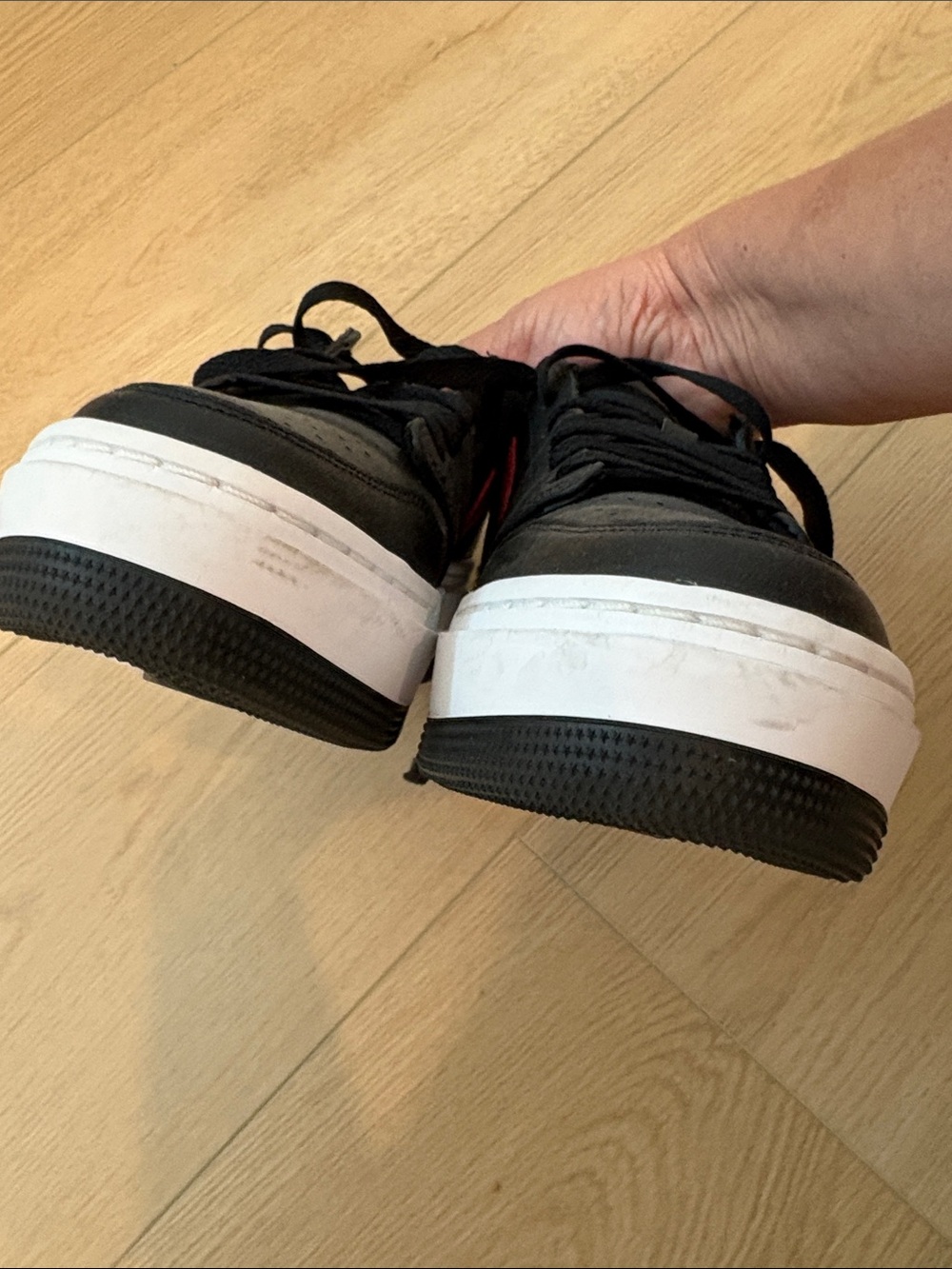 Nike Jordans women’s Black and Red Low-Top Sneakers - Picture 6 of 7